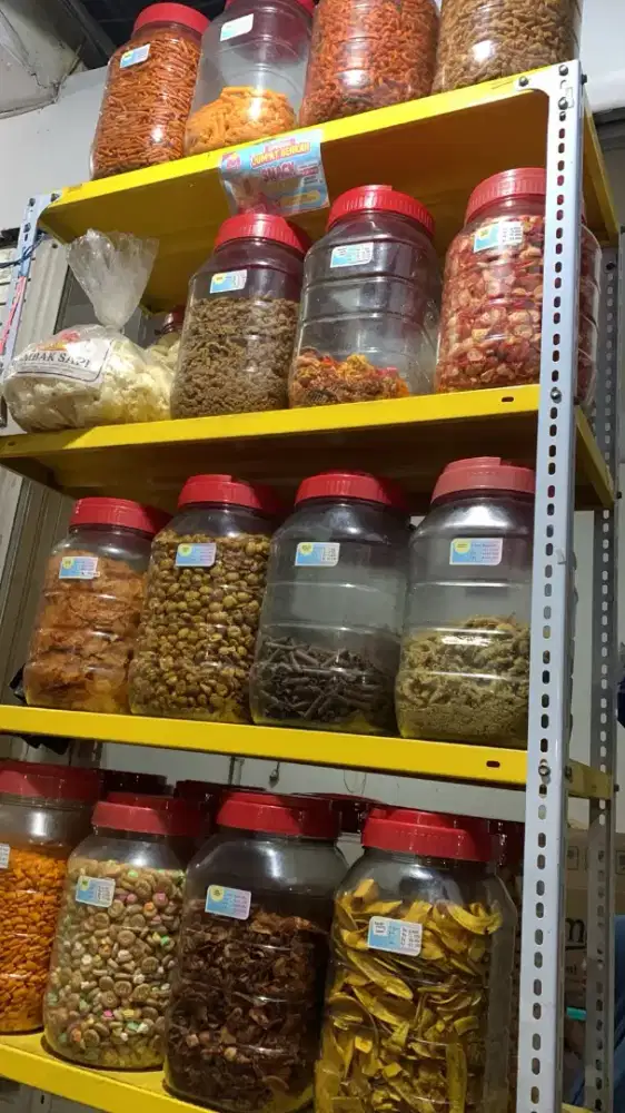 Rak siku besi lubang rak minimarket