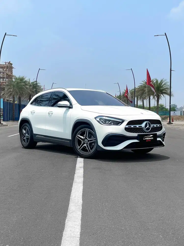 MERCEDES BENZ GLA200 AMG 2021
