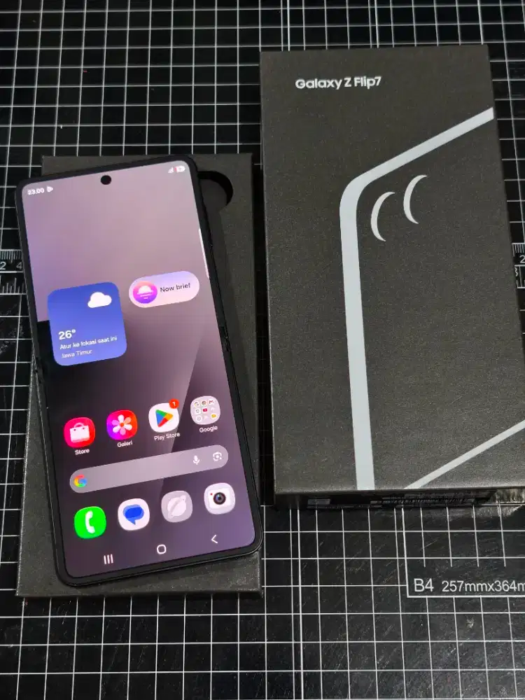 Samsung Z Flip 7 Sein 12/256 Mulus Fullset Ori Garansi Aktif