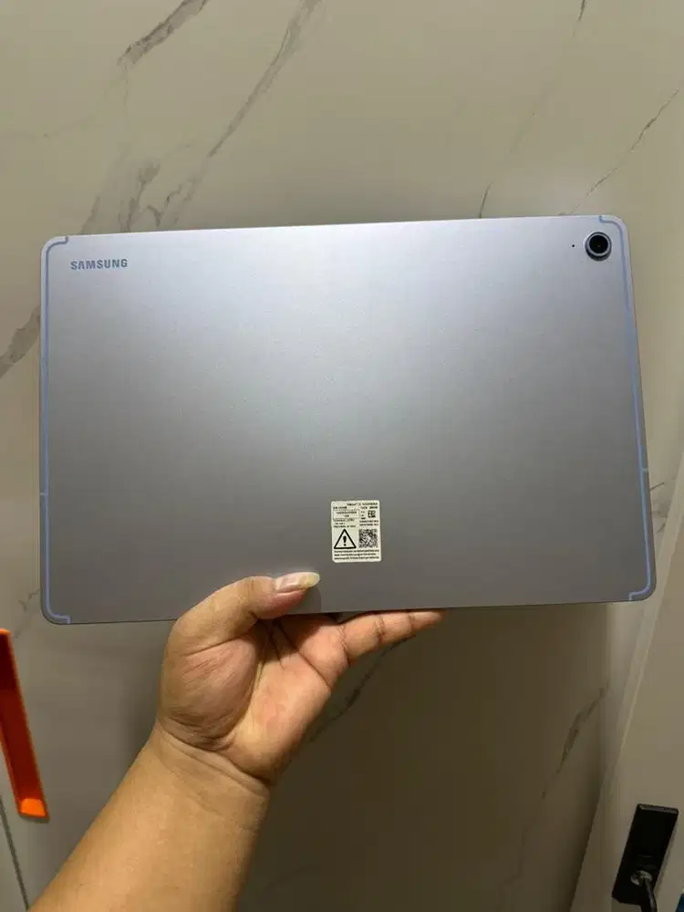 Galaxy Tab S10 FE+ 5G 12/256 Unit + Charger