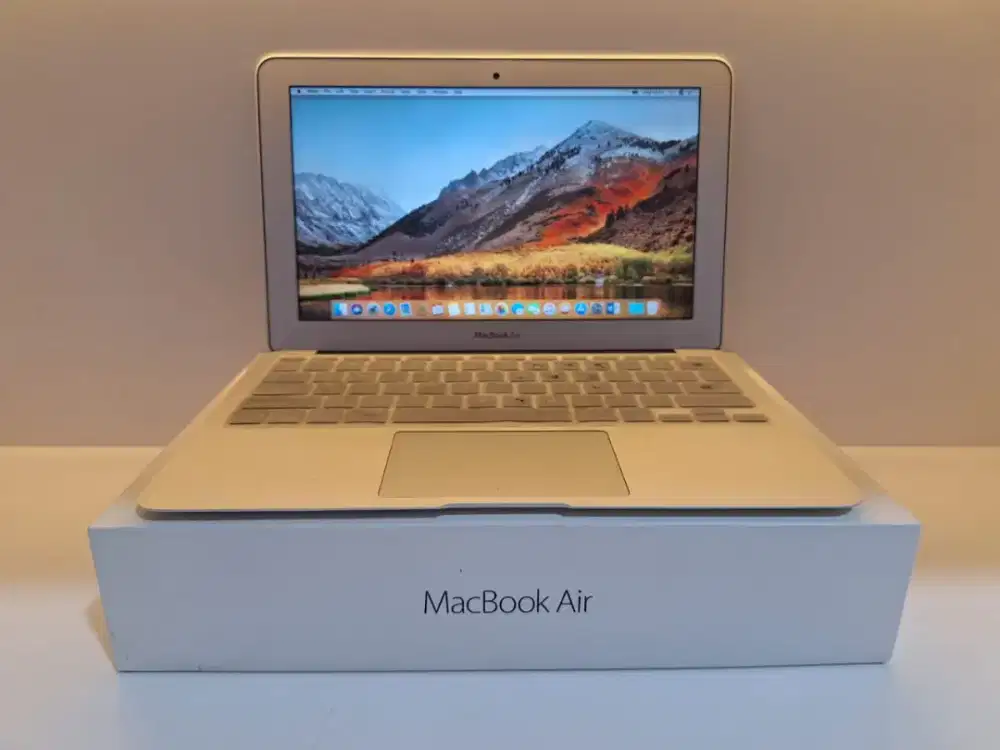 Forsale, Macbook Air i5, 11-inch, 2015. ( Fullset )