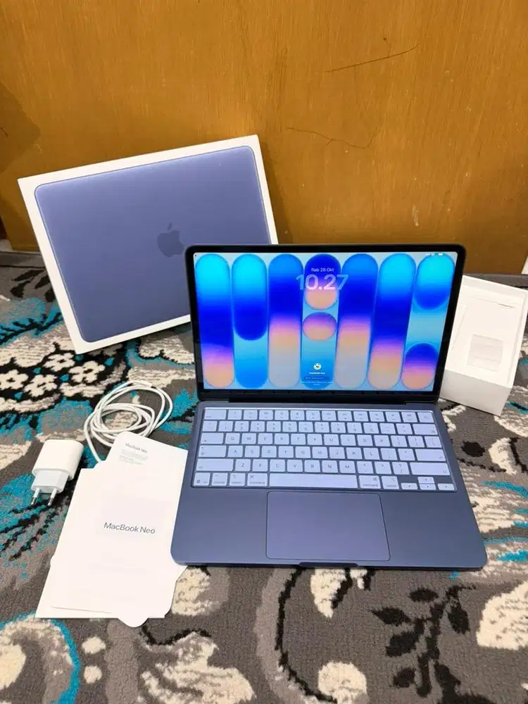 Macbook neo 8/256gb mulus 1000% seperti baru fullset