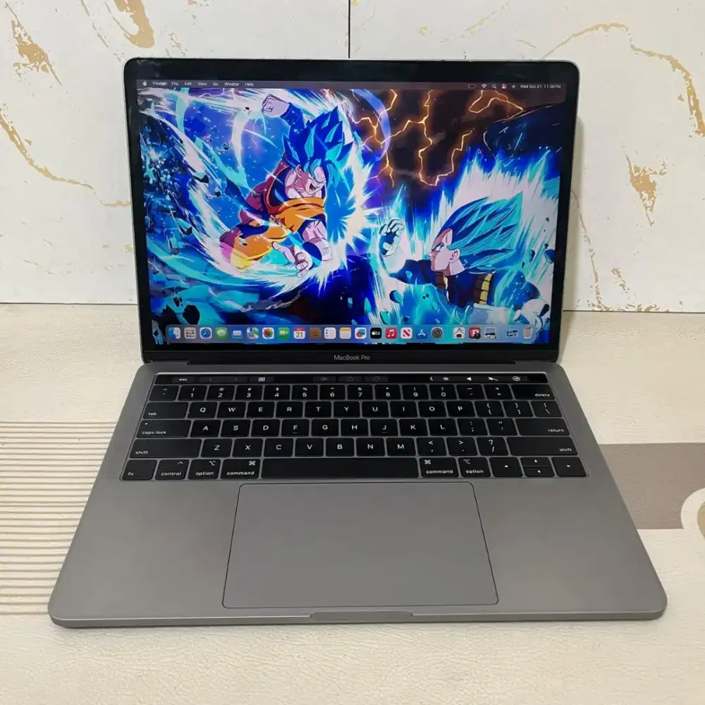 Macbook Pro TouchBar i5, 13-inch, 2019.