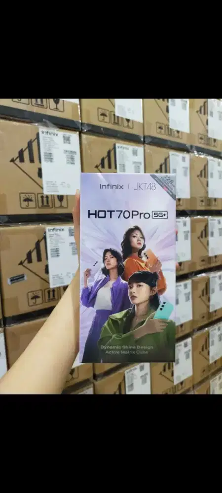 infinik hot 70 pro 5G. 8+8/128