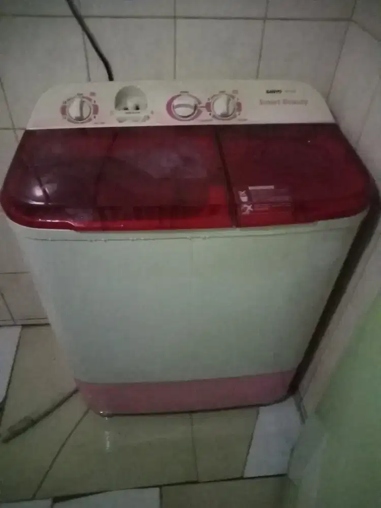 Mesin cuci 2tabung merek sanyo 8kg