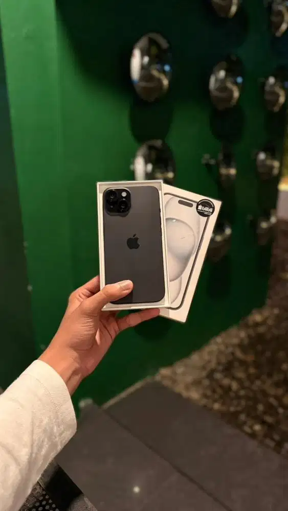 iPhone 15 128gb Black - Garansi Resmi iBox