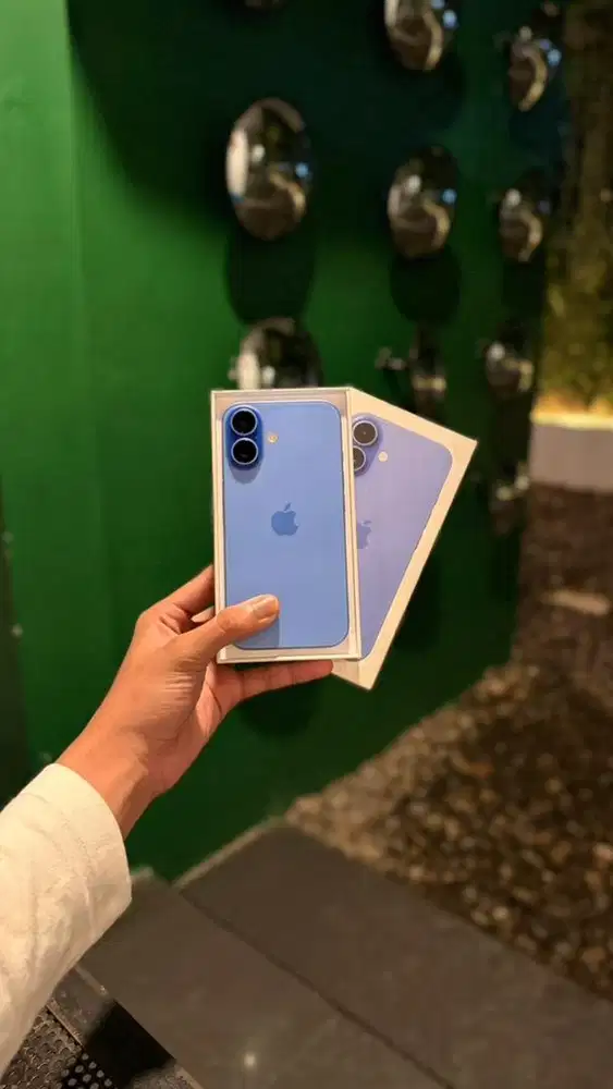 iPhone 16 128gb Ultramarine - Garansi Resmi iBox