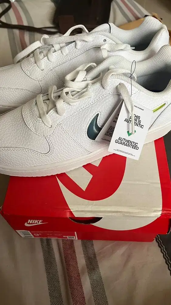 Nike ebernon low size 43 BNIB ORIGINAL
