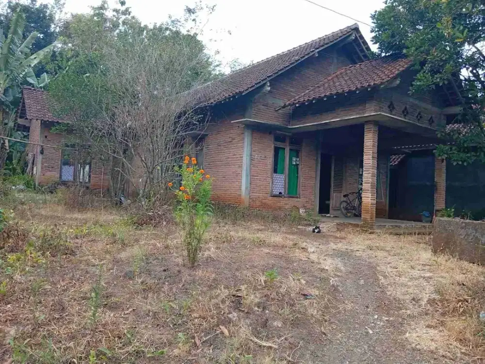 DIJUAL RUMAH DI TEPI JALAN UTAMA KLERO - SURUH, SUSUKAN KABUPATEN SEMARANG
