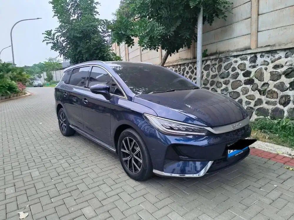 BYD M6 2025 Listrik