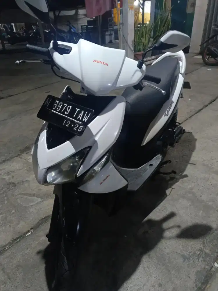 DIJUAL HONDA VARIO 110 CC TAHUN 2010 WARNA PUTIH ELEGAN