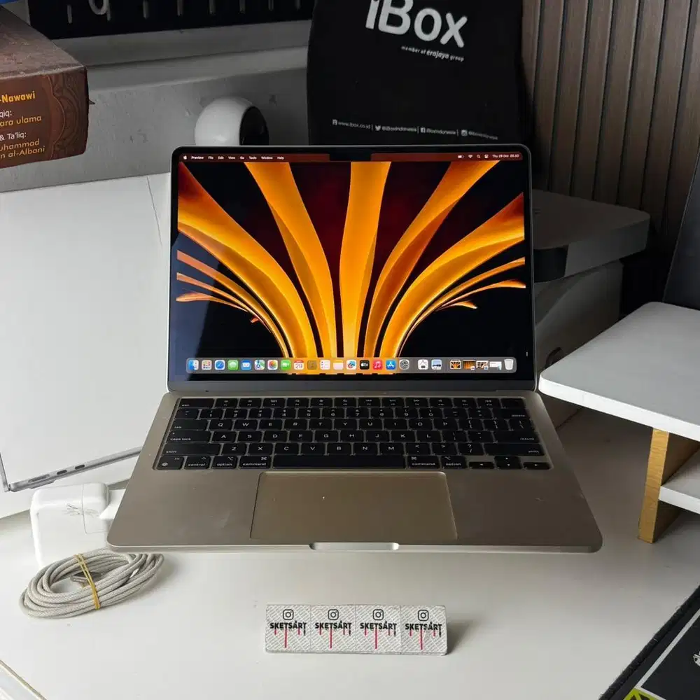 MacBook Air M3 16gb 256gb Starlight iBox Battery Health 100%