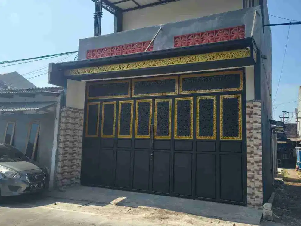 Tempat usaha 2 lantai luas 60 m2 harga 60 m2 harga 850 juta, 1 menit dari SMP Negeri 4 Waru, Sidoarjo