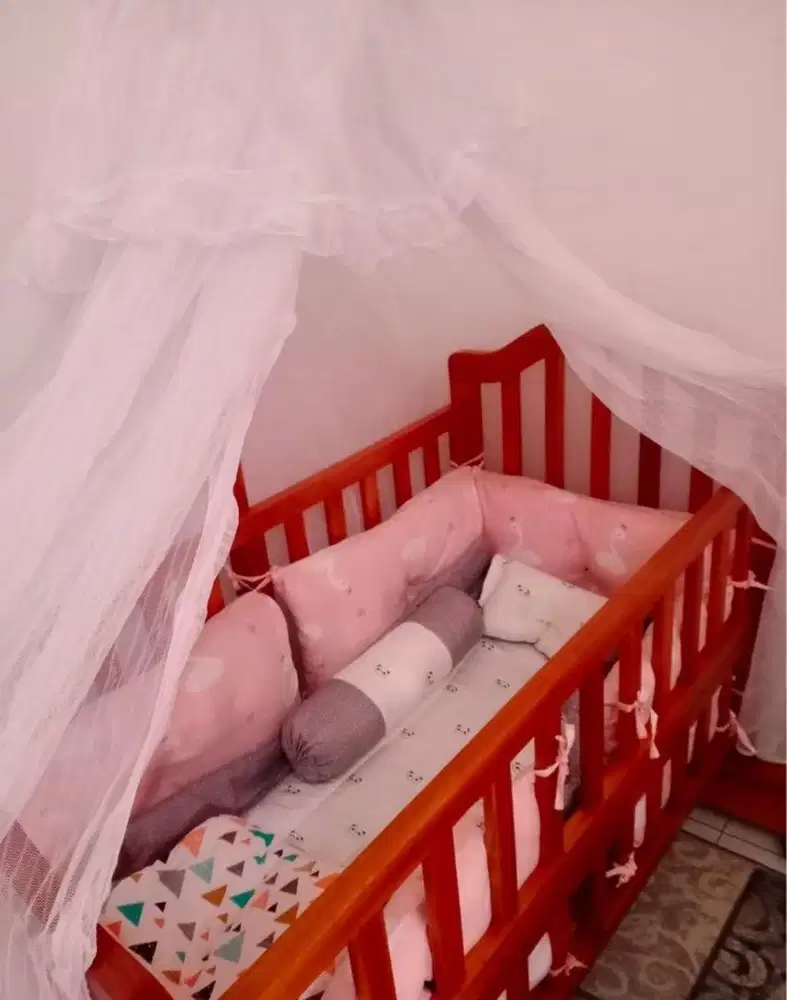 Tempat tidur Bayi