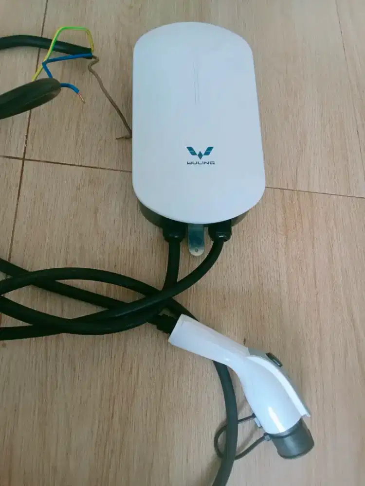 Jual Preloved wallcharger Wulling mobil listrik original