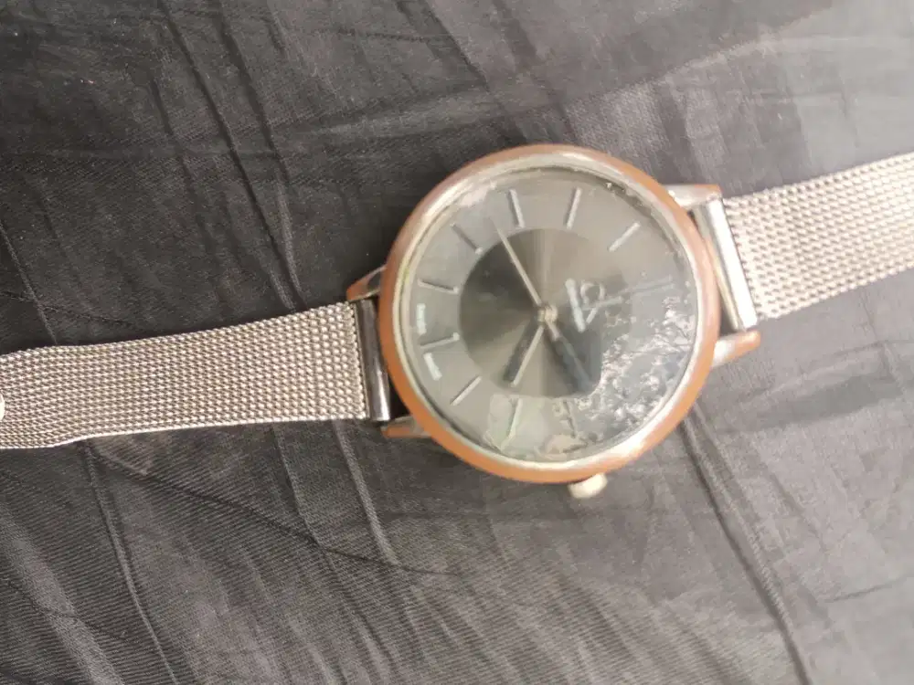 Jam tangan CK masih normal