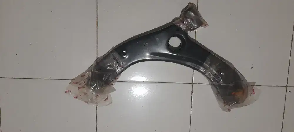 Lower Arm Kepak Sayap Assy Kiri LH Toyota Calya/Sigra 48069 - BZ220.