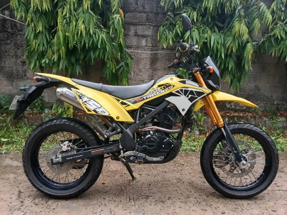 Kawasaki d tracker 150 th 2020 Bisa kredit