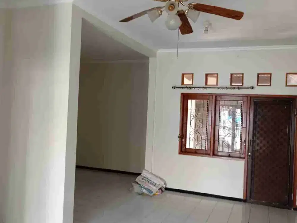 Disewakan Rumah nyaman di Pratama Wiyung Surabaya
