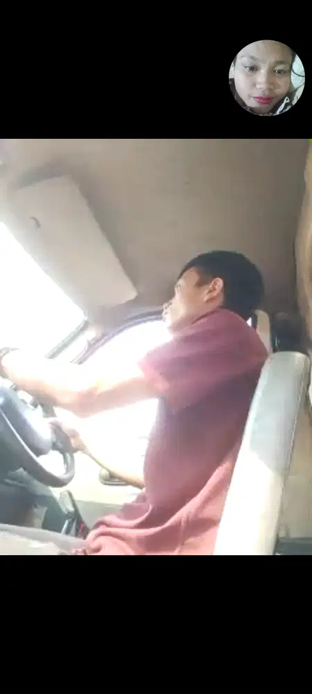 Sedang mencari pekerjaan.