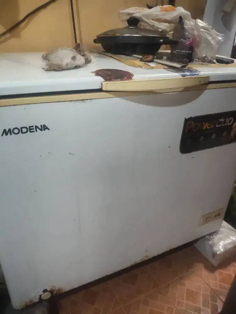 Dijual Freezer MODENA - Kondisi Sangat Normal & Bersih