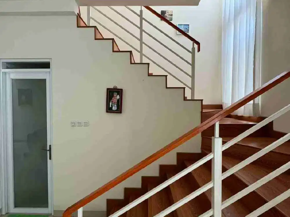 Rumah siaphuni 2lantai arcamanik