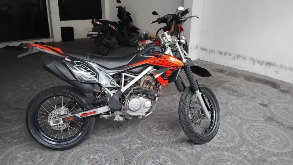 Di jual motor klx 150 2017