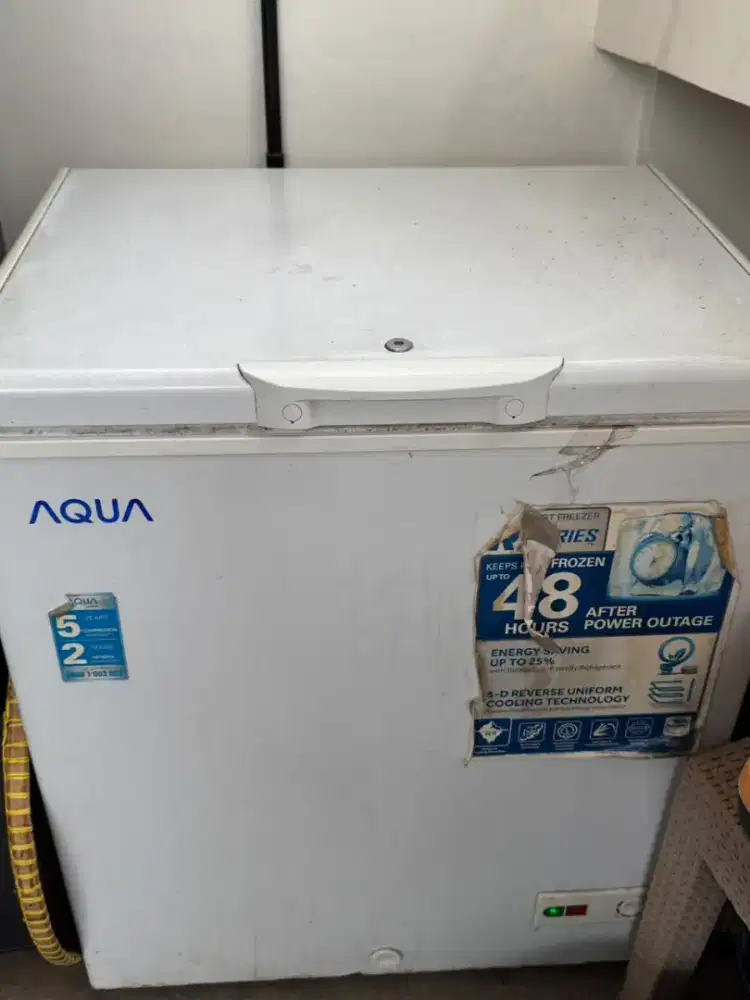 JUAL FREEZER merek AQUA 220 liter