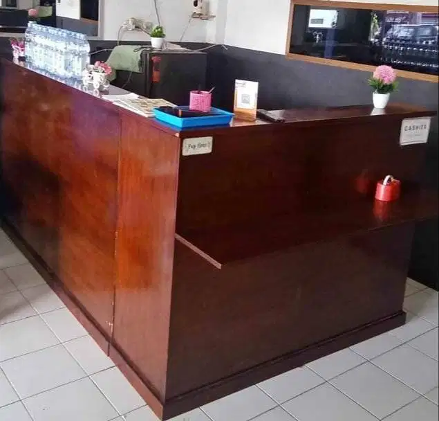 Meja kasir kayu asli letter L