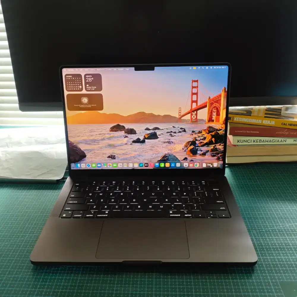Macbook pro m4 pro RAM 24GB/512GB CC DIBAWAH 10 BH 100% likenew