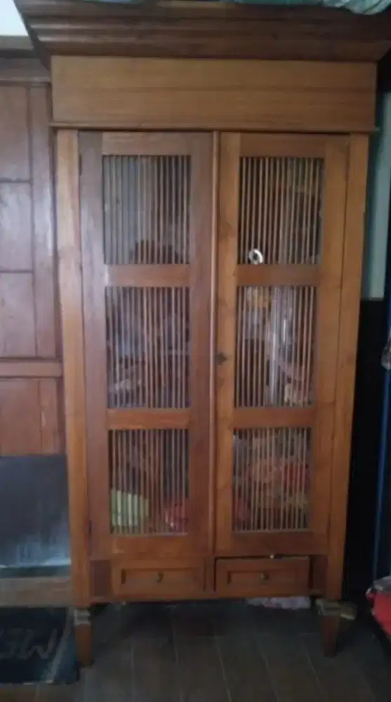 lemari kayu jati