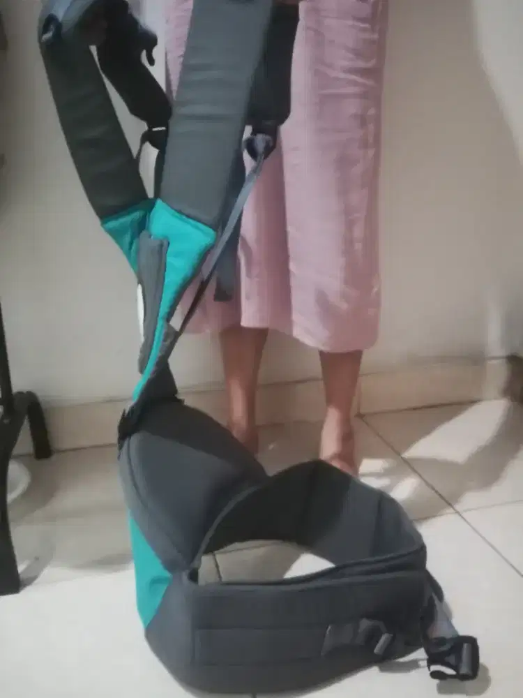 Gendongan bayi modern