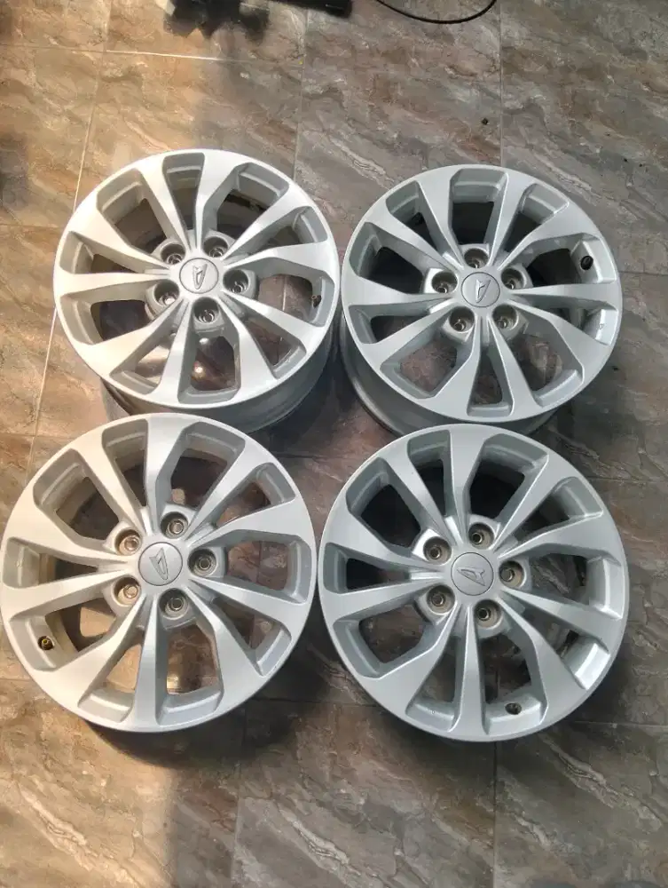 Velg original terios R16