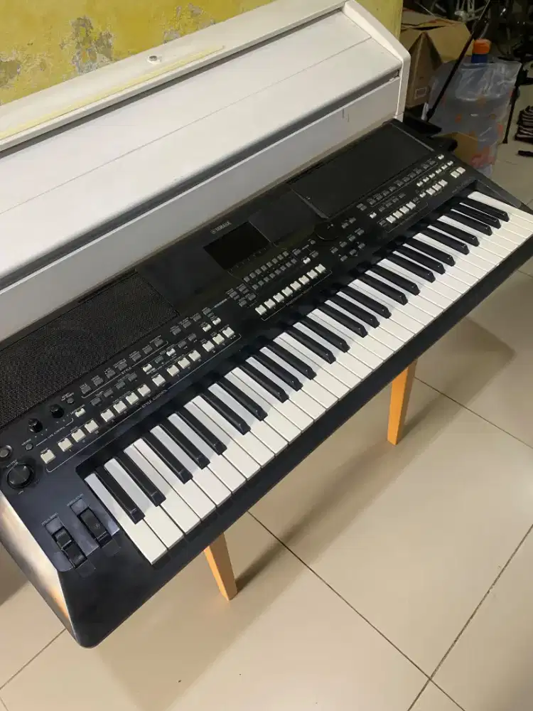 Keyboard Yamaha PSR SX600