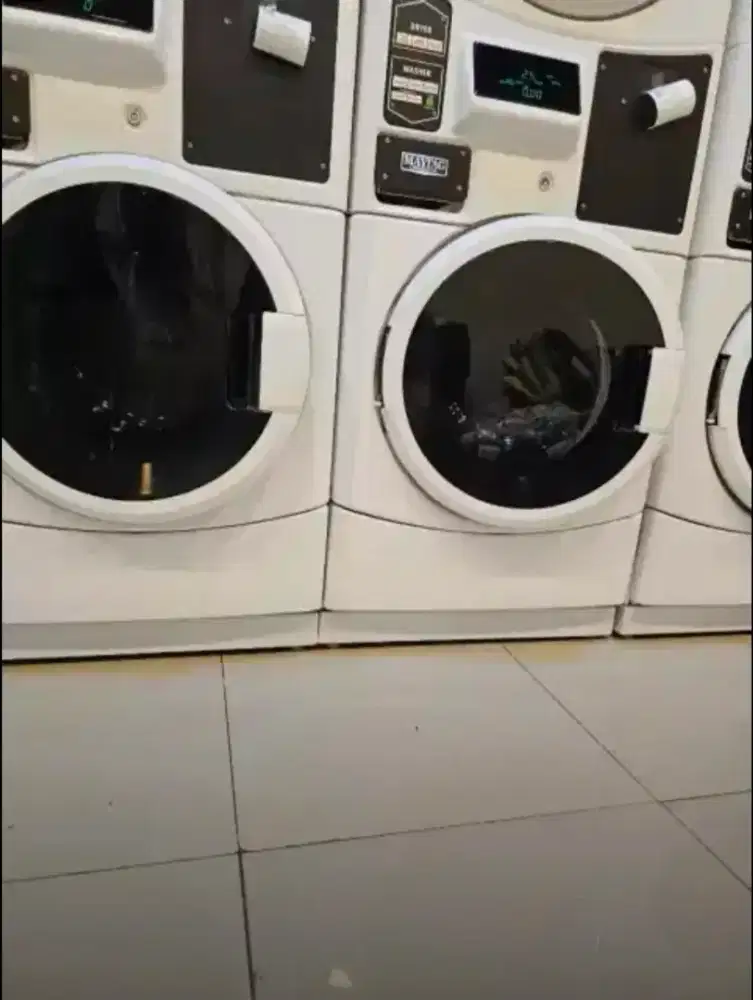DIBUTUHKAN KARYAWAN LAUNDRY
