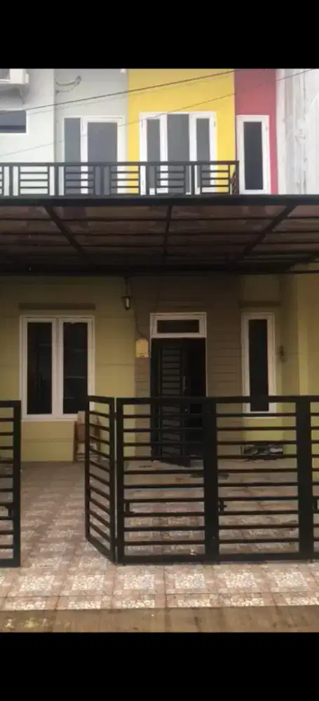 Rumah Dua Lantai Dijual