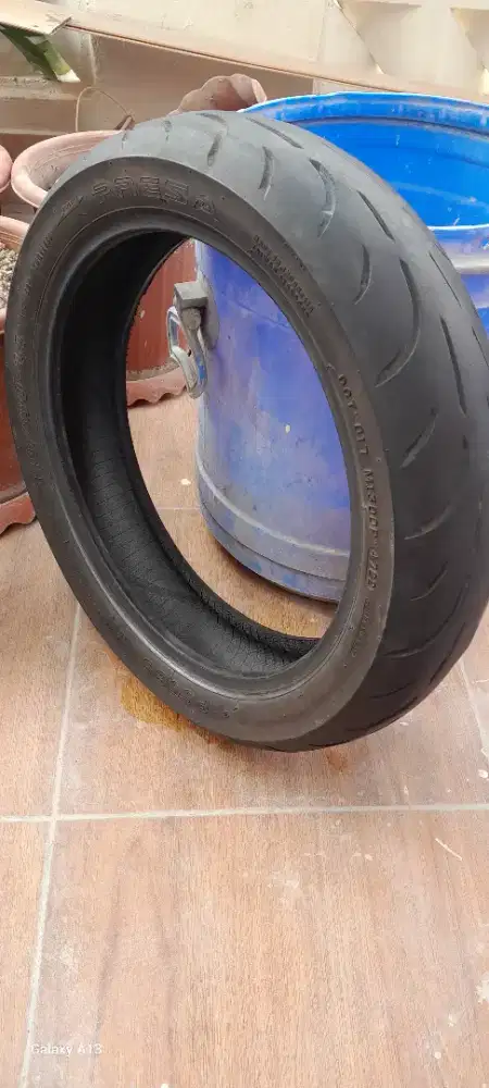 Ban seken tubeless Presa ukuran 110/80-14