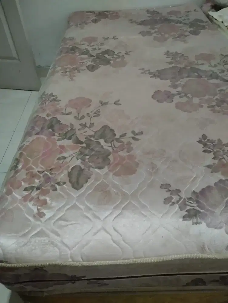 Kasur spring bed bekas