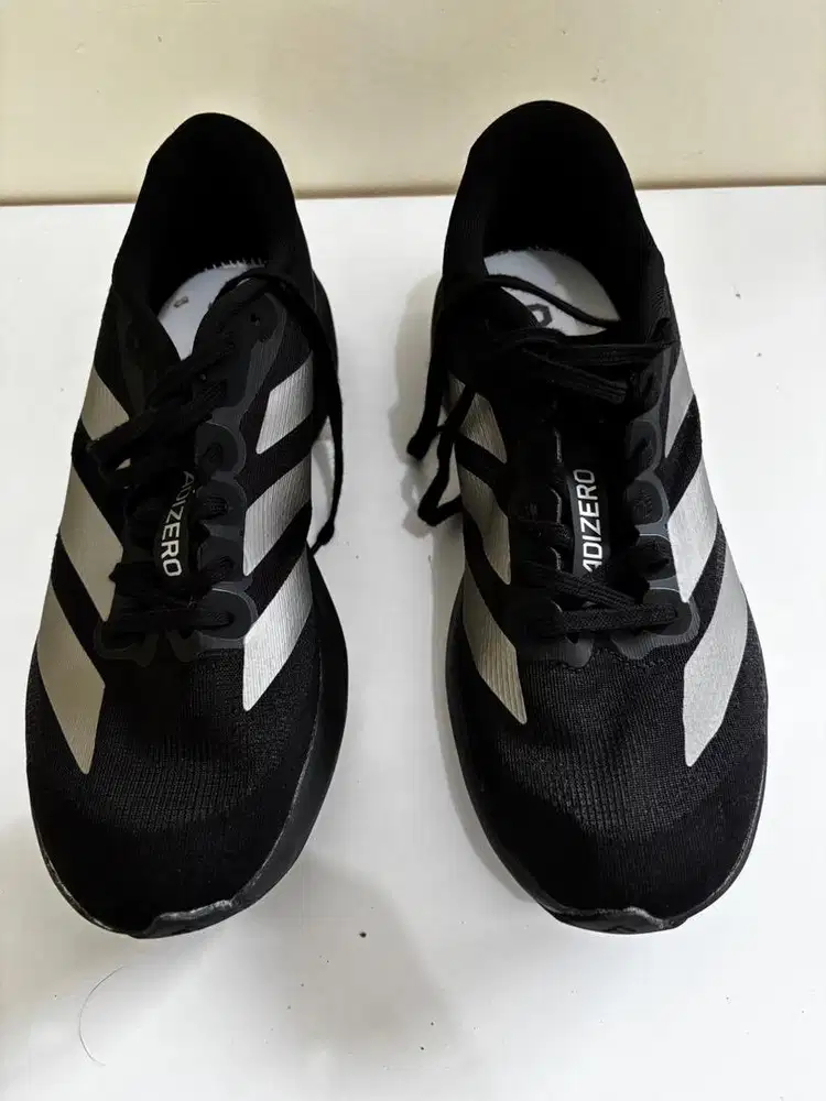 Sepatu adidas adizero