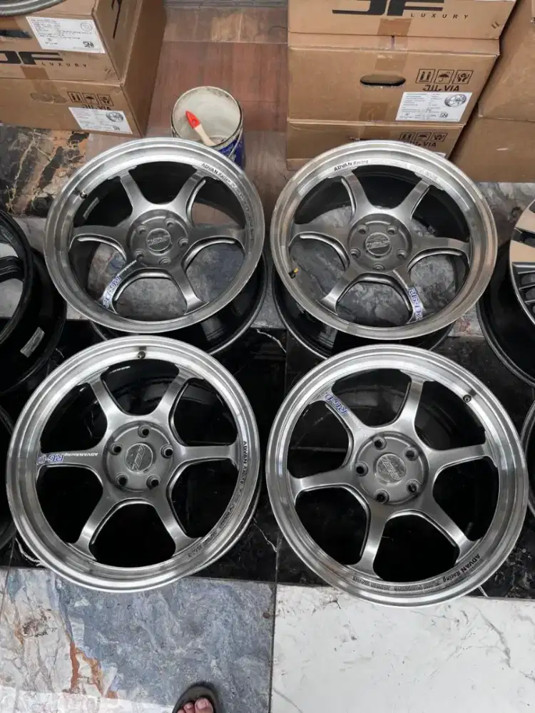 Advan RGD2 ring 18x8,5 pcd 5x114,3 ET 38 Innova xpander