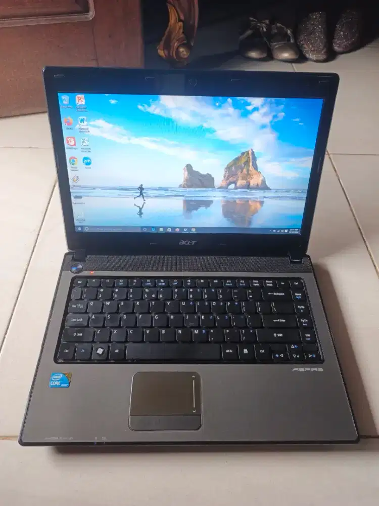 Laptop Acer intel Core i3 ram 8gb windows 10 siap pake no mnus (Nego)
