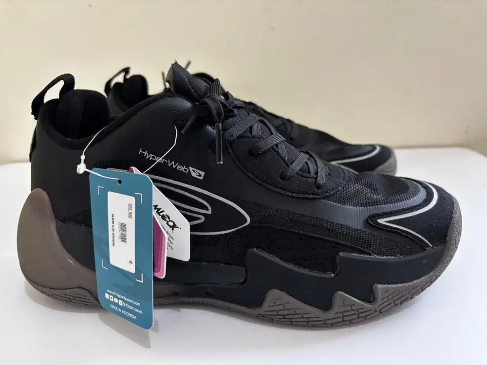 Sepatu ninetin new