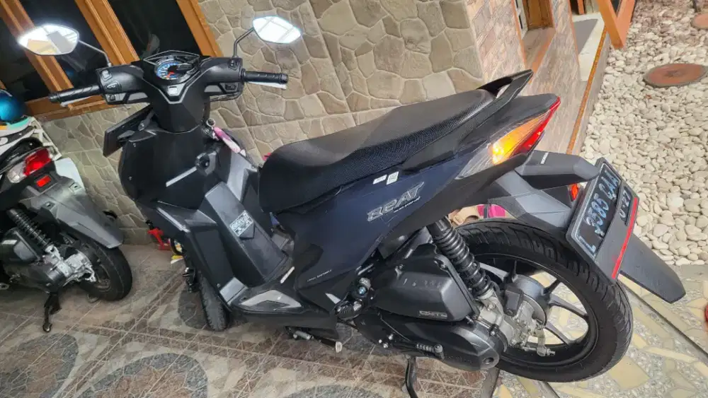 Honda Beat Biru Deluxe Istimewa