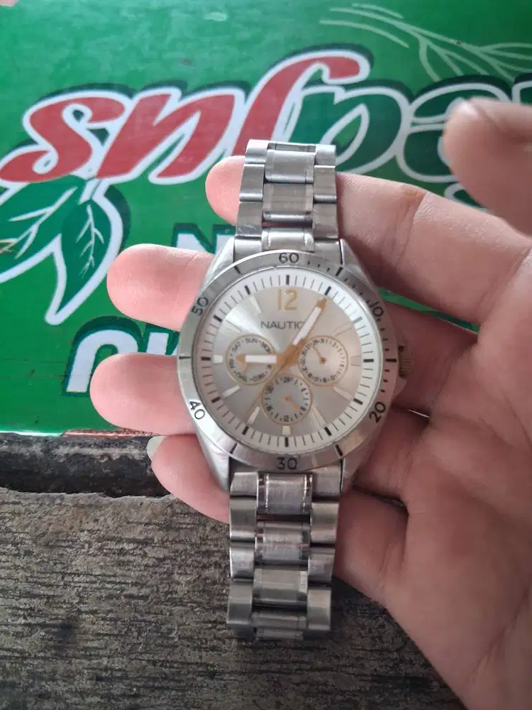 jam tangan, merk nautica umur baru 5 bulan,