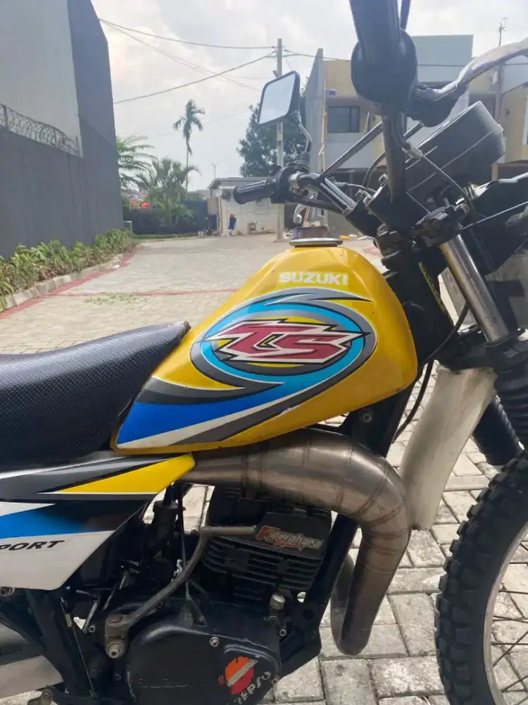 Suzuki TS th 2004
