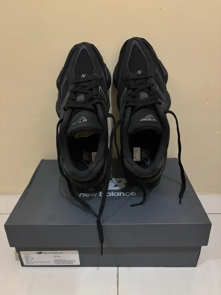 New Balance 9060 All Black
