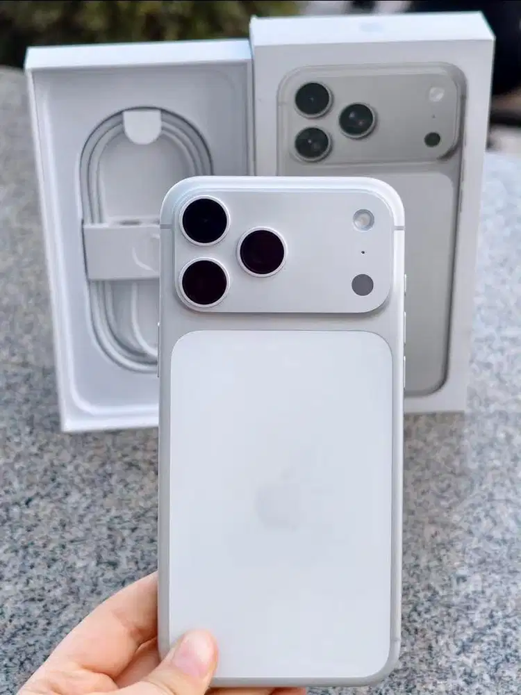 iPhone 17 Pro Max Silver 256 GB gratis 2X cicilan dan tanpa dp