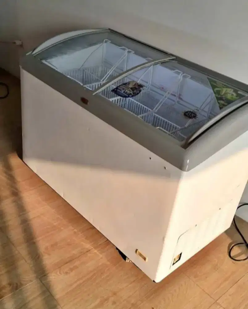 Freezer sliding seblak
