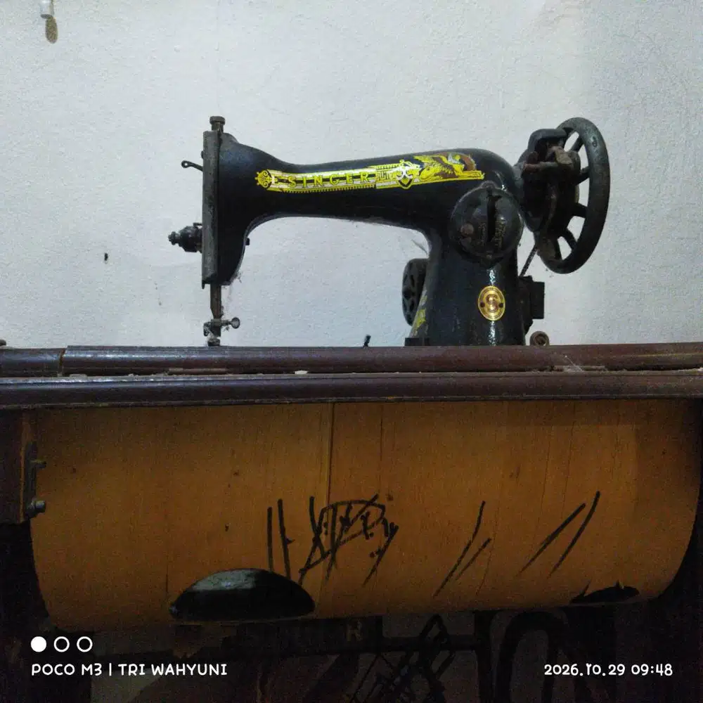 Mesin jahit manual Singer