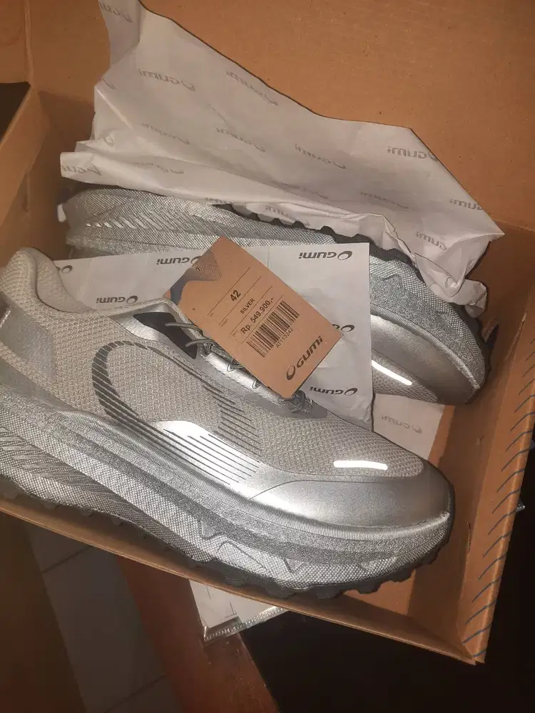 Dijual sepatu 1 x pake